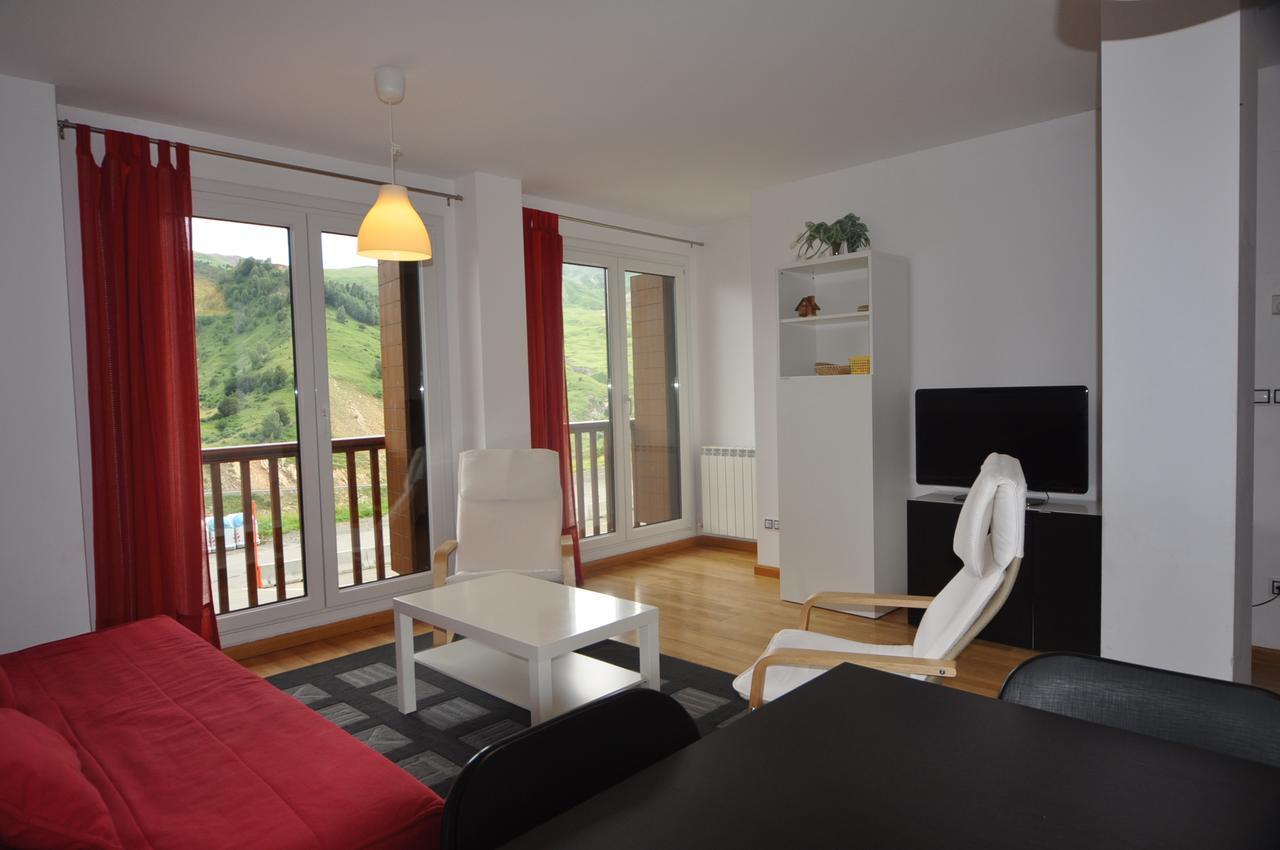 Apartamentos Tirol Formigal Exterior photo
