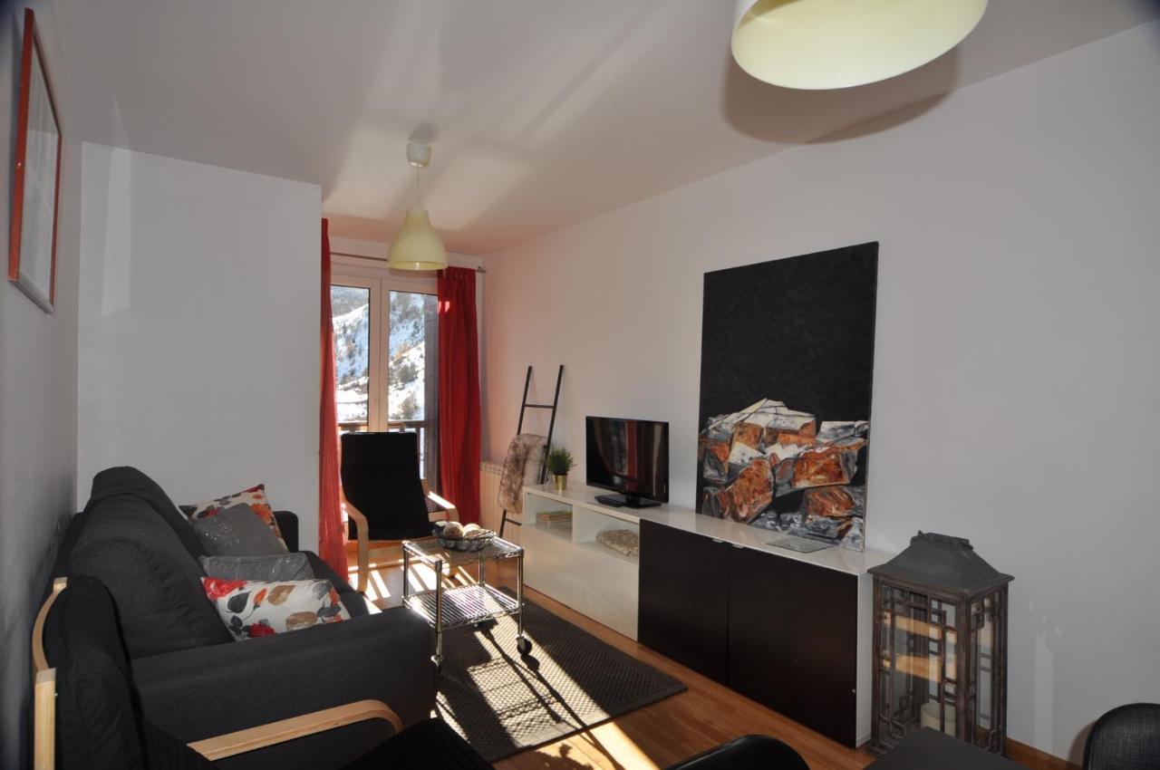 Apartamentos Tirol Formigal Exterior photo